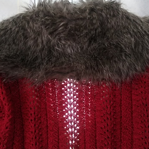Cache Sweater Fur Red Burgandy Large Womans - Picture 7 of 10